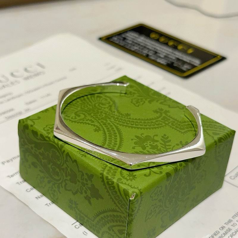 Gucci Bracelet 09yxx32